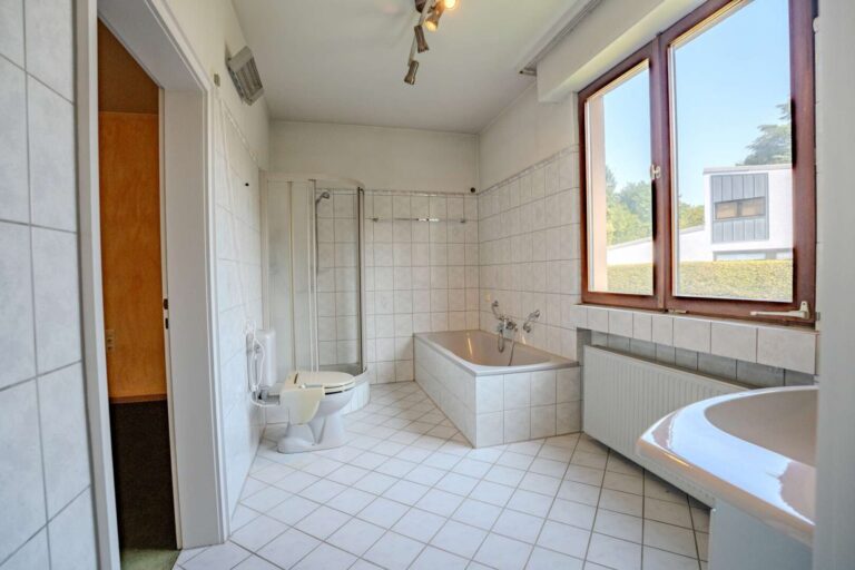 Badezimmer EG