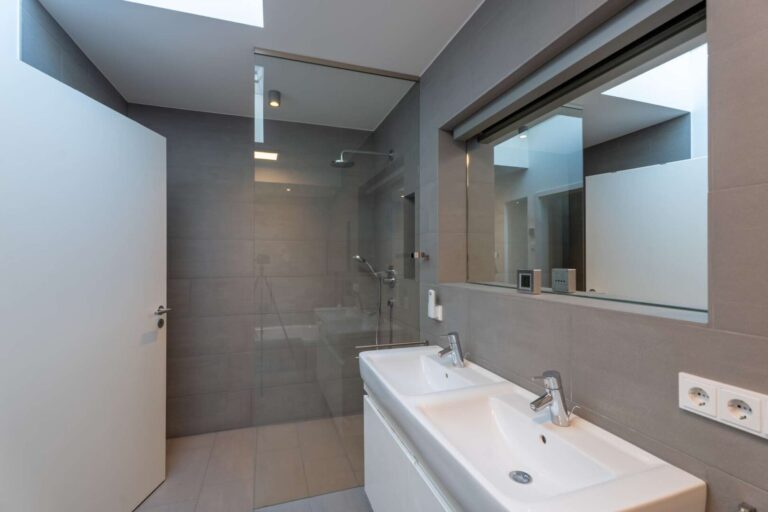 Badezimmer EG