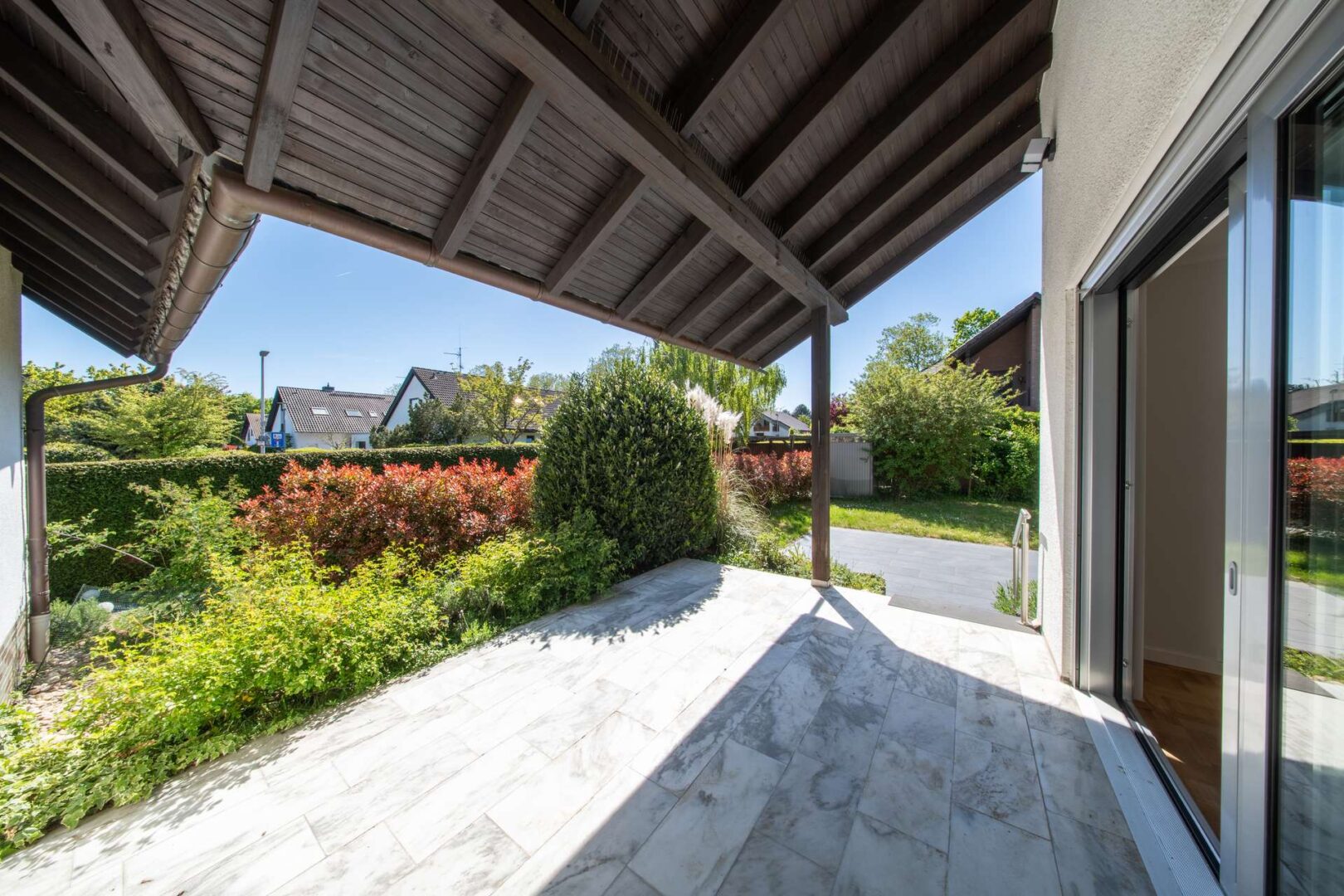überdachte Terrasse