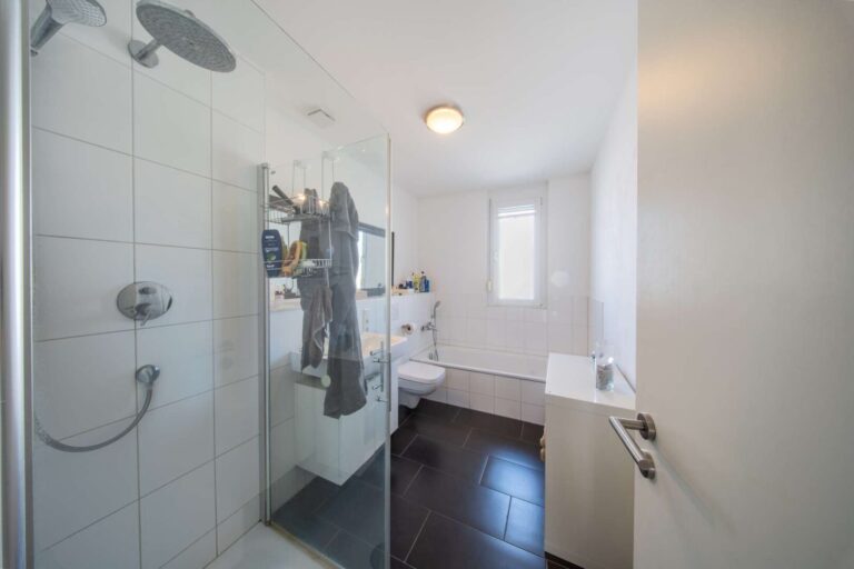 Badezimmer (OG)