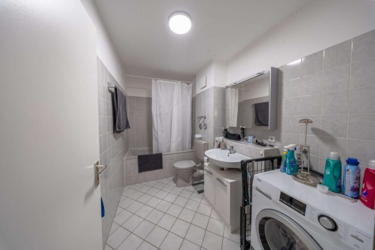 Badezimmer mit Badewanne