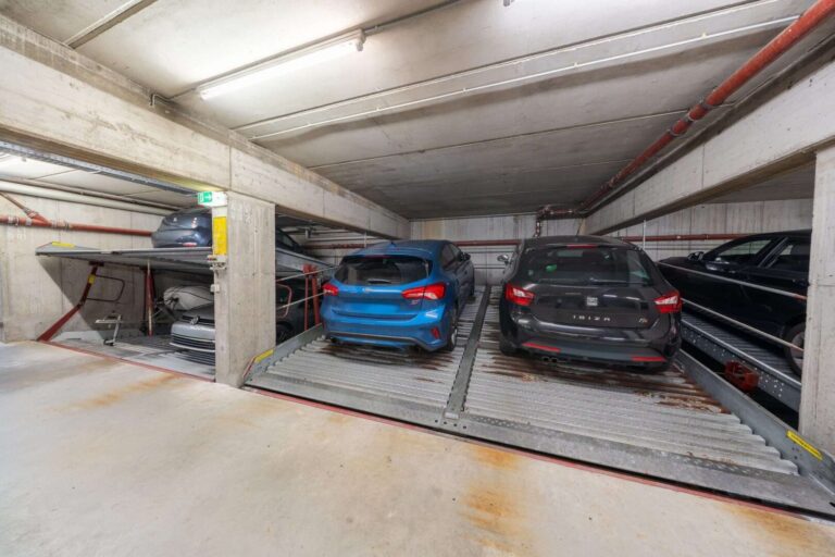 Tiefgarage mit Doppelparker
