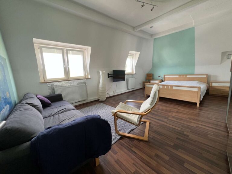 Wohn- o. Schlafzimmer