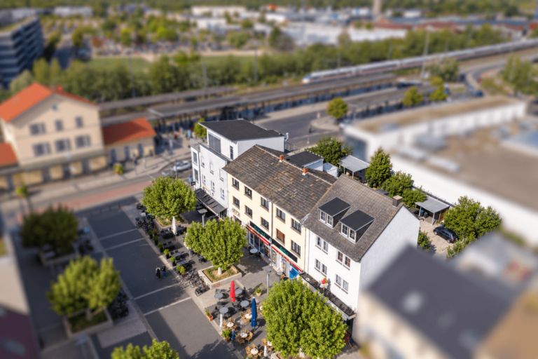 Bahnhof und Neue Mitte als Nachbar